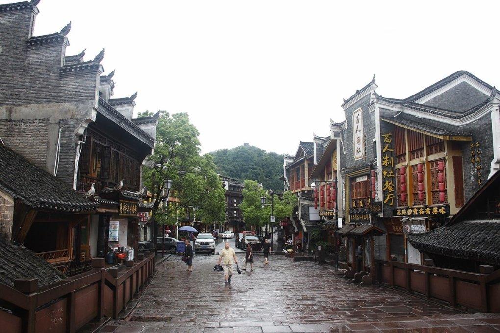 女朋友和女生关系不好,男生怎么处理和女生的距离?-有问必答平台-专业解答你的疑问